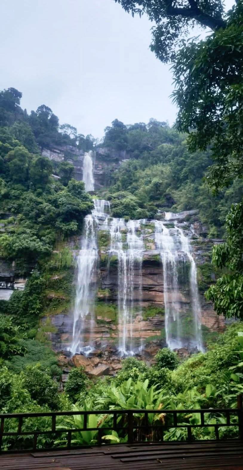 Khameuk fall. Pakse